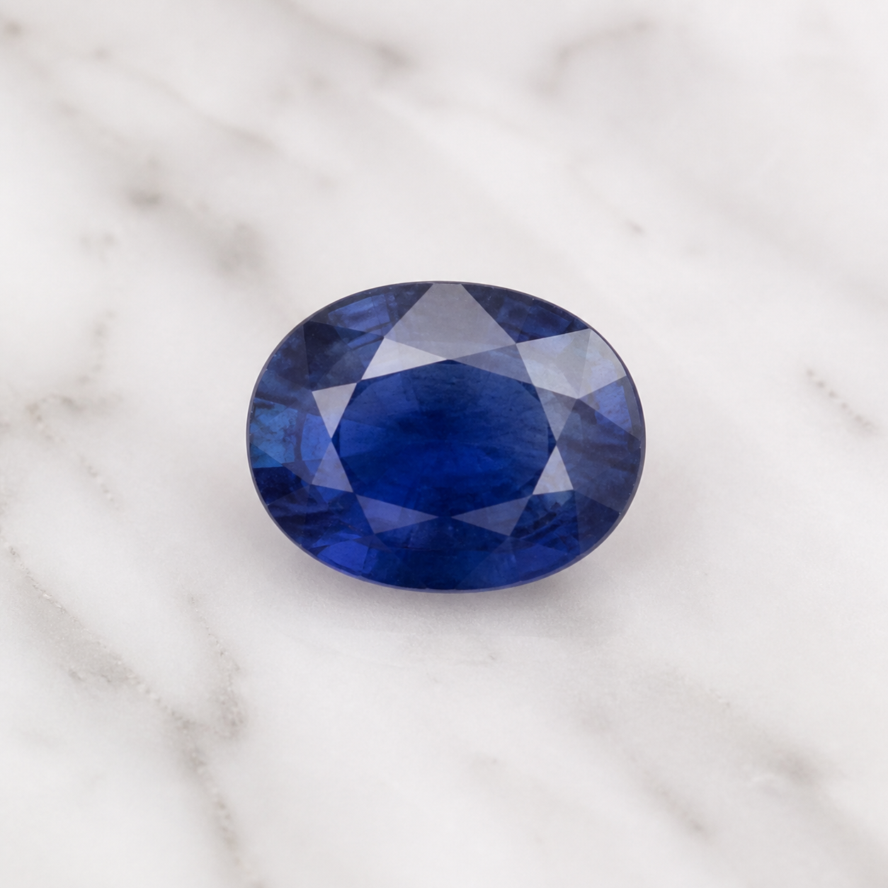 Blue sapphire gemstone